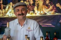 Yakamoz Raki - Deniz Tugcu, Gastronom und Gründer des Yakamoz Raki ist mit seinem Festival kultureller Brückenbauer zwischen Deutschland und Türkei 