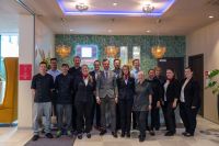 Leonardo Augsburg - Hoteldirektor Fabian Falzboden mit Team