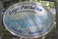 Pharisäerhof - Schild Hunde-Auslauf