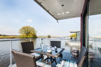 Bootsmann Lodge - Hausboot-Terrasse