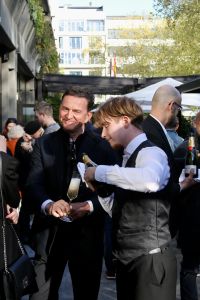 DoubleTree by Hilton Berlin Ku´damm - Champagner, Currywurst & City-Vibes