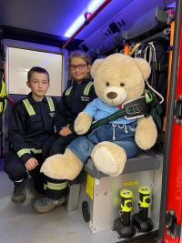 DKD Löwenzahn Schwerin - Spendenübergabe Jugendfeuerwehr Brüsewitz