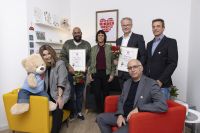 Deutsche Kinderhospiz Dienste e.V. - Gruppenbild Übergabe Botschafterurkunden