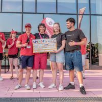 teamgeist GmbH - Übergabe Spendenscheck an Strassenkinder e.V. anlässlich Firmen-Drachenboot-Cup in Berlin