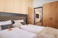 Siplinger Suites - Die Vier - Schlafzimmer Richtung Küche