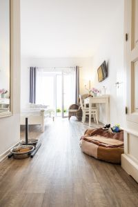 Pharisäerhof - Zimmer mit Hundekorb und weiteren Utensilien für den Hund