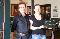 Gasthof Oldenwöhrden - Gastgeberinnen Elsbe und Hanna Paulsen