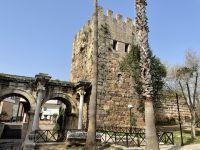 Hadrianstor in der Altstadt von Antalya
