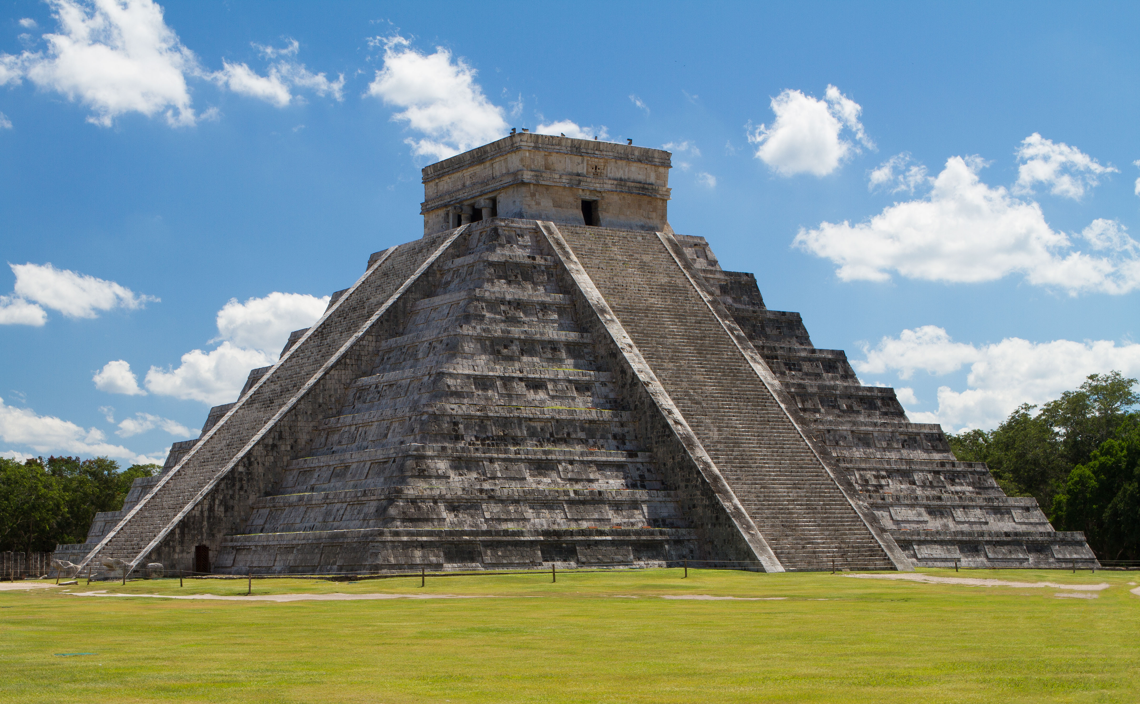 Sonnenpyramide in Mexiko geführte Radreise Landpartie