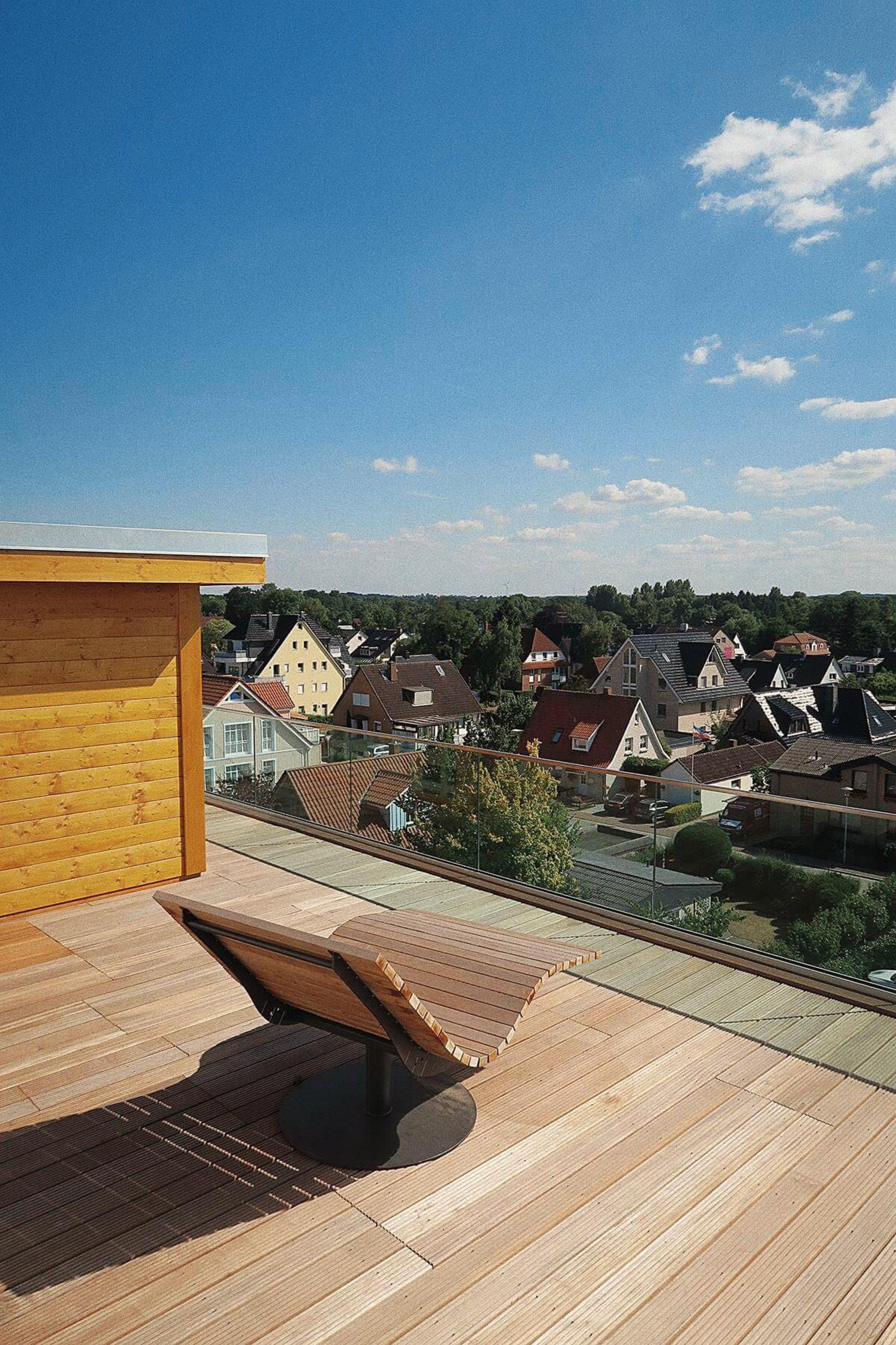 Chillen in der Sun Divan Sonnenliege auf der Dachterrasse des SAND